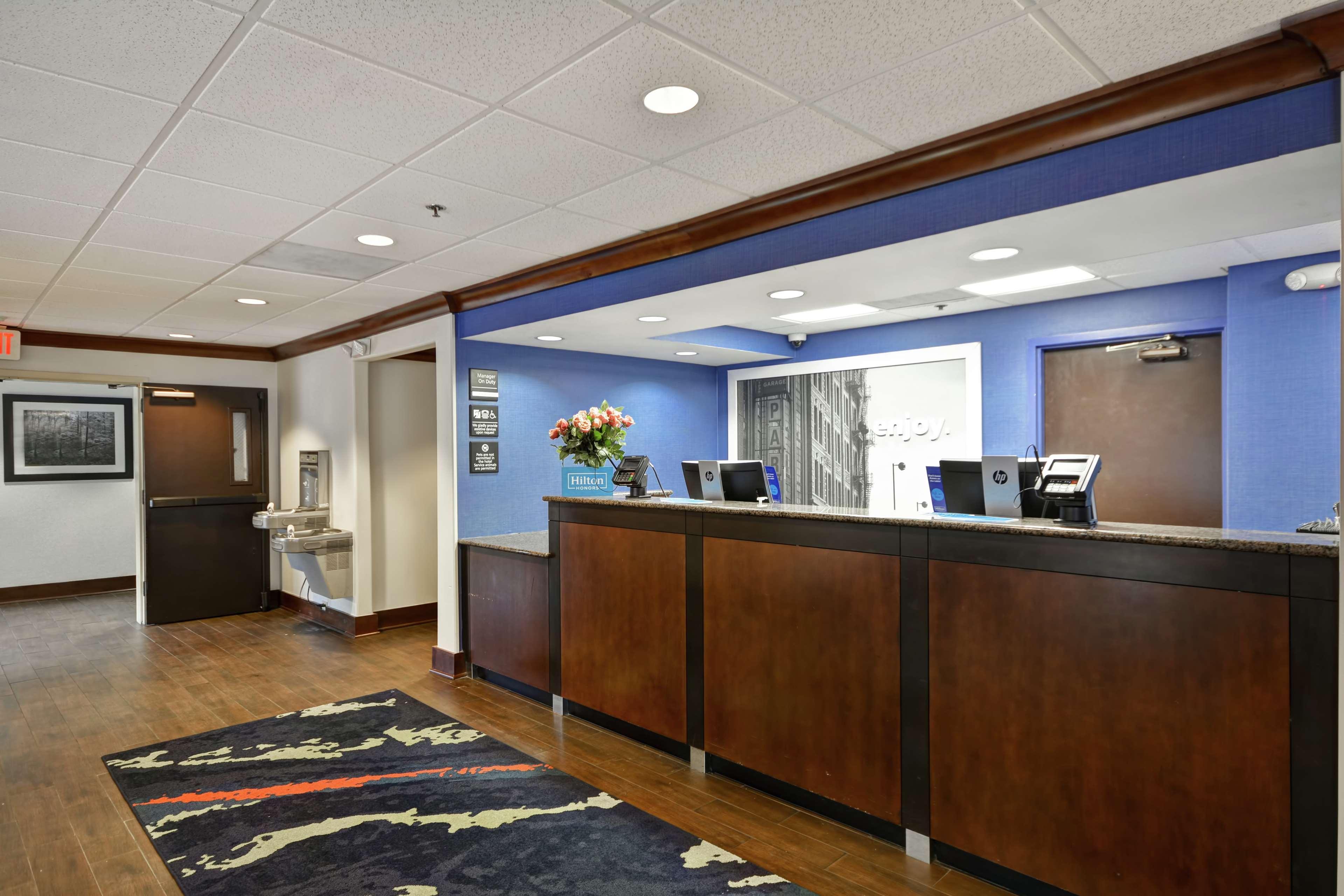 Hampton Inn Birmingham/Mountain Brook Екстер'єр фото